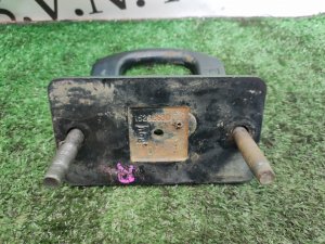 Крюк буксировочный HUMMER H3 2007