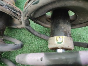 Стойка передняя (пара) NISSAN SERENA OEM 543024N086, 543034N086 PC24 2002