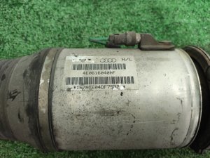 Стойка передняя правая AUDI A8 OEM 4E0616040AF 4E 2006