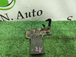 Крюк капота 4E0823485 AUDI A8