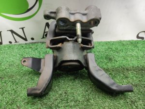 Подушка ДВС (правая) TOYOTA PRIUS OEM 1230537160 ZVW30 2010