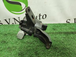 Подушка ДВС (правая) TOYOTA PRIUS OEM 1230537160 ZVW30 2010