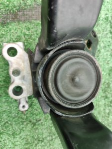 Подушка ДВС (правая) TOYOTA PRIUS OEM 1230537160 ZVW30 2010