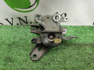 Подушка ДВС (правая) TOYOTA PRIUS OEM 1230537160 ZVW30 2010