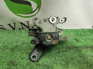 Подушка ДВС (правая) TOYOTA PRIUS OEM 1230537160 ZVW30 2010