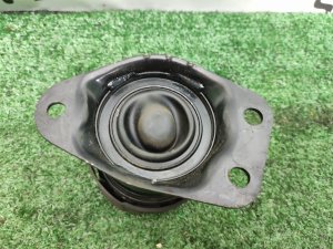 Подушка ДВС (правая) HONDA STEPWGN OEM 50820SLJJ00 RG2 2007