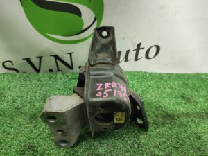Подушка ДВС (правая) TOYOTA VOXY OEM 1230537050 ZRR70 2012