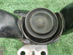 Подушка ДВС (правая) TOYOTA VOXY OEM 1230537050 ZRR70 2012