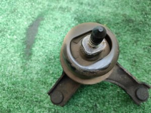 Подушка ДВС (правая) TOYOTA ALPHARD OEM 1236220010 MNH15 2004