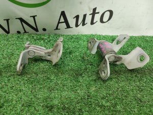 Петли двери передней правой JEEP GRAND CHEROKEE OEM 55113664AB, 55113660AB WK2 2011