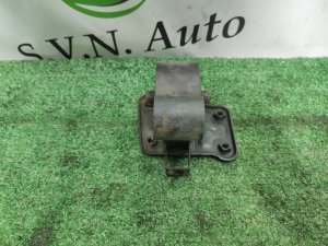 Подушка ДВС MITSUBISHI DIAMANTE OEM MB581766 F12A 1994