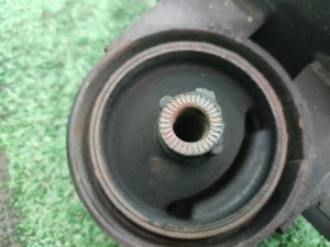 Подушка ДВС MITSUBISHI DIAMANTE OEM MB581766 F12A 1994
