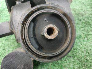 Подушка ДВС MITSUBISHI DIAMANTE OEM MB581766 F12A 1994