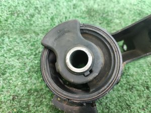 Подушка ДВС MITSUBISHI DIAMANTE F12A 1994