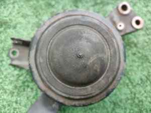Подушка ДВС (правая) TOYOTA AQUA OEM 1230521450 NHP10 2013