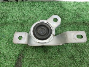 Подушка ДВС (правая) VOLVO XC70 OEM 31257674 УНИВЕСАЛ 2008