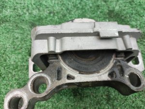 Подушка ДВС (правая) VOLVO V40 OEM 9487303 MW 2014