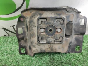 Подушка ДВС VOLVO V50 OEM 1320951 2005