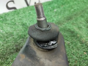 Рычаг передний левый MITSUBISHI DIAMANTE OEM MB959737 F12A 1994