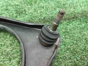 Рычаг передний правый TOYOTA CROWN MAJESTA OEM 4861039125 UZS186 2006