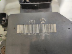 Главный тормозной цилиндр HUMMER H3 OEM 19258790 2007