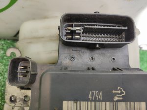 Главный тормозной цилиндр HUMMER H3 OEM 19258790 2007