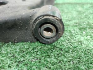 Рычаг передний правый MITSUBISHI DIAMANTE OEM MB959738 F12A 1994