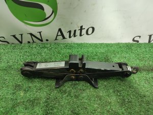 Домкрат 850 кг SUBARU IMPREZA