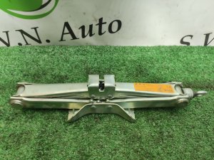 Домкрат 1100 кг NISSAN