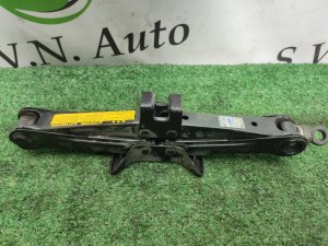 Домкрат 1100 кг TOYOTA ARISTO, CELSIOR