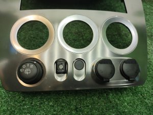 Рамка магнитофона HUMMER H3 OEM 20756985 2007