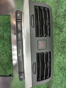 Рамка магнитофона HUMMER H3 OEM 20756985 2007