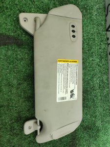 Козырек солнцезащитный левый HUMMER H3 OEM 15296725 2007