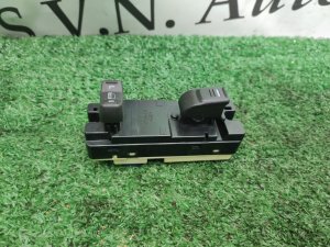 Кнопка стеклоподъемника передняя правая HUMMER H3 OEM 15897773 2007