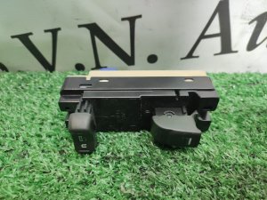 Кнопка стеклоподъемника передняя правая HUMMER H3 OEM 15897773 2007