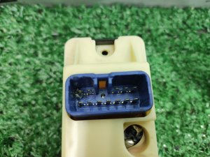 Кнопка стеклоподъемника передняя правая HUMMER H3 OEM 15897773 2007