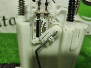 Насос топливный TOYOTA CROWN MAJESTA OEM 7702030140 UZS186 2006