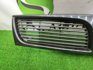 Решетка радиатора MITSUBISHI DIAMANTE OEM MR726622 F12A 1994