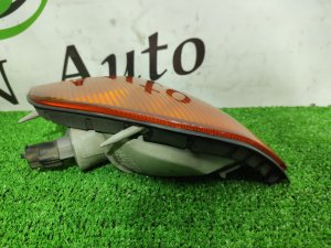 Указатель поворота передний левый (внутренний) MITSUBISHI DIAMANTE OEM MB617871 F12A 1994