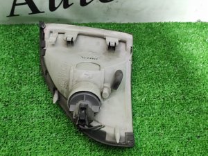 Указатель поворота передний левый (внутренний) MITSUBISHI DIAMANTE OEM MB617871 F12A 1994