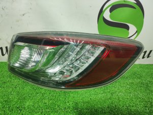 Стоп сигнал правый BBP351150E MAZDA AXELA