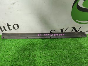 Уплотнитель двери задний левый (нижний) 82839JG000 NISSAN X-TRAIL