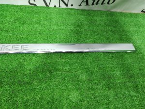 Молдинг двери передней левой JEEP GRAND CHEROKEE OEM 55079307AE WK2 2011