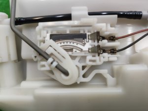 Насос топливный MAZDA ATENZA OEM L3K91335XF GG3P 2005