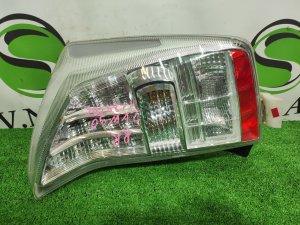 Стоп сигнал правый 47-37 8155047122 TOYOTA PRIUS