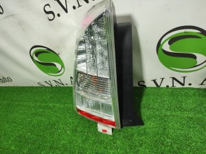Стоп сигнал левый 47-37 TOYOTA PRIUS OEM 8156047122 ZVW30 2010