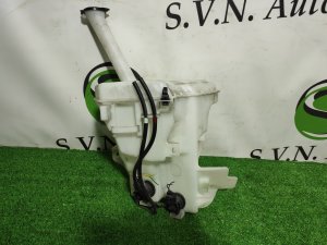 Бачок омывателя 060851399 TOYOTA AQUA