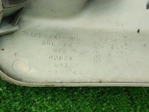 Решетка радиатора HONDA STEPWGN OEM 75101S479010 RF1 1999