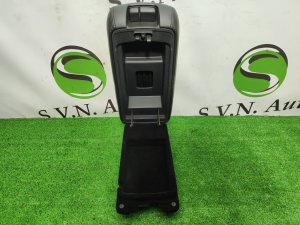 Подлокотник JEEP GRAND CHEROKEE WK2 2011