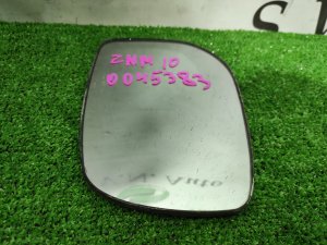 Стекло зеркала (левого) TOYOTA ISIS OEM 8796122A20 ZNM10 2007